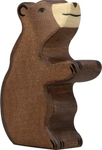 Holztiger Kleiner Braunbär sitzend